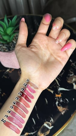 احمر شفاه سائل من ماركة كوين فيو - 14