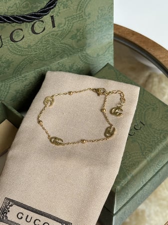 إسوارة GUCCI معدن ذهبي