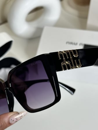 نظارة ميو ميو