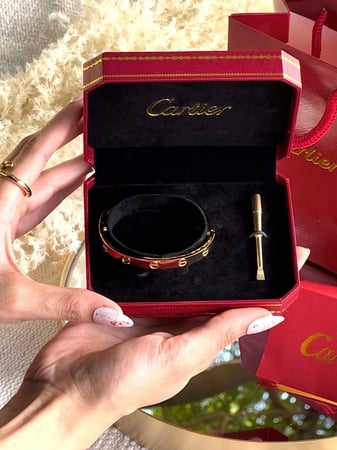 اسوارة كارتير Cartier