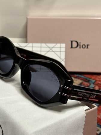 نظارة كريستين ديور الأكثر مبيعاً