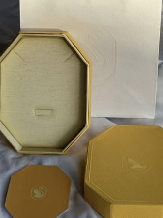 ملحقات سوارفسكي الصفراء سلسال