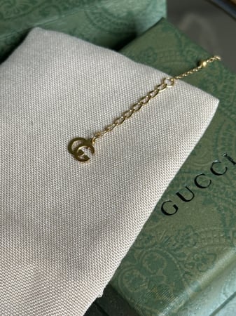 إسوارة GUCCI معدن ذهبي