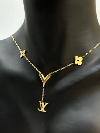 سلسال لويس فيتون