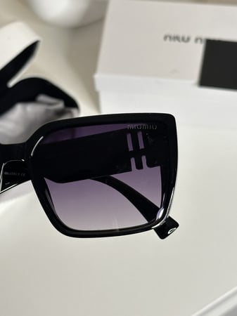 نظارة ميو ميو