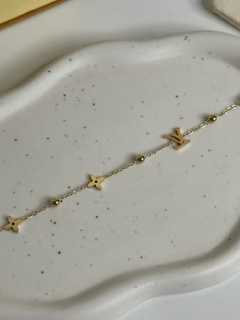 إسوارة لويس فيتون