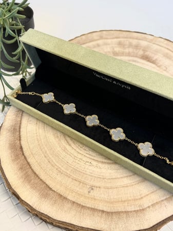 اسوارة فان كليف ذهبي بدون ملحقات