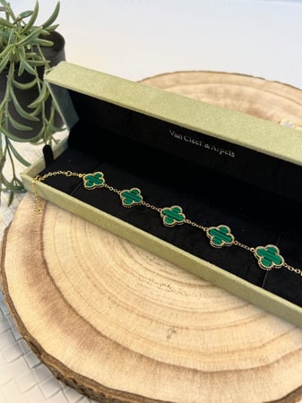 اسوارة فان كليف ذهبي بدون ملحقات