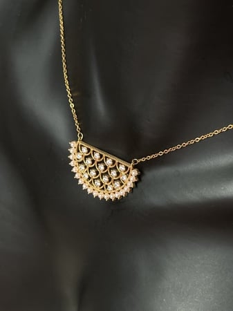 سلسال بتصميم أنيق