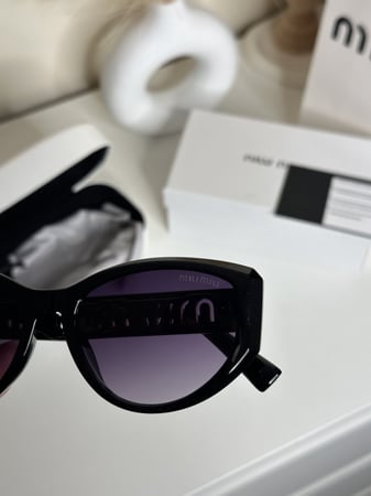 نظارة ميو ميو