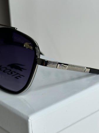 نظارة لاكوست أسود