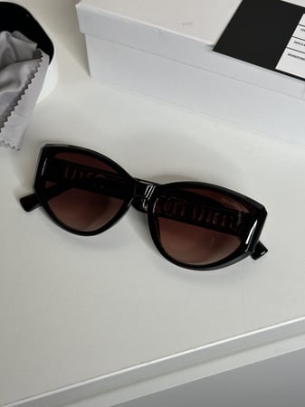 نظارة ميو ميو