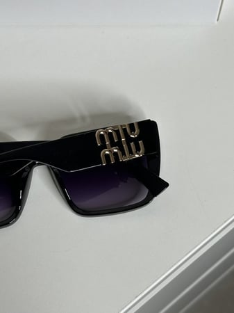 نظارة ميو ميو