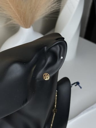 سلسال TORY BURCH معدن ذهبي