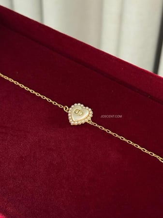 إسوارة ديور