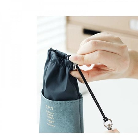 حقيبة نظارة بربطة من الجلد