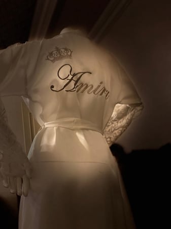 ارواب نوم للعروسبتل مطرز بالاكمام  مع تطريز الاسم