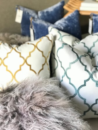 غطاء وسادة موروكون تطريز ذهبي