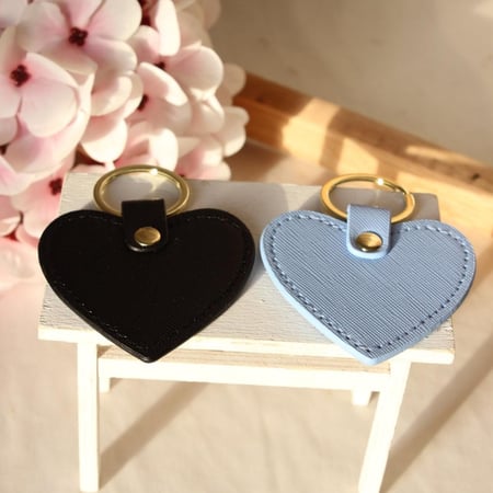 ميدالية قلب مع حفر الاسم