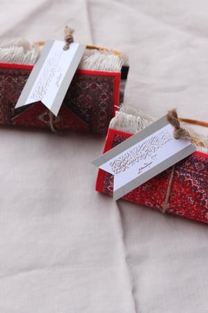 كوستر السجادة مع اساوره وكرت