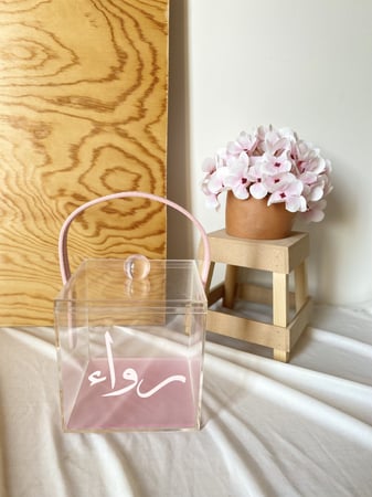 صندوق اكريليك مع مسكة جلد