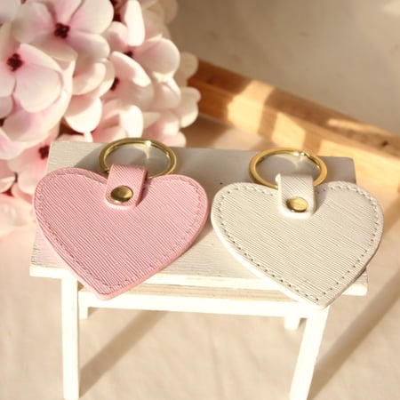 ميدالية قلب مع حفر الاسم