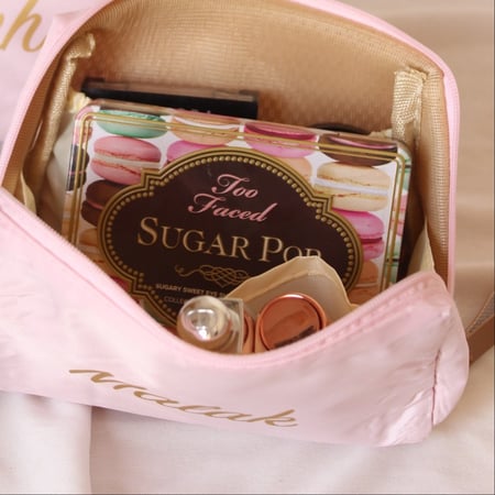 محفظه مكياج بالاسم