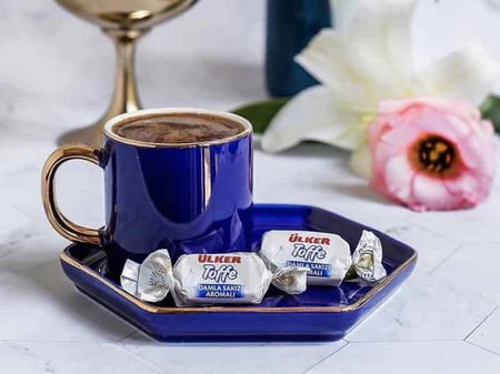 حلوى اولكر توفي بنكهه المستكه الوزن 1كيلو