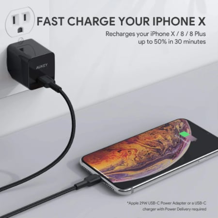 سلك شاحن USB-C TO LIGHTNING من شركة AUKEY
