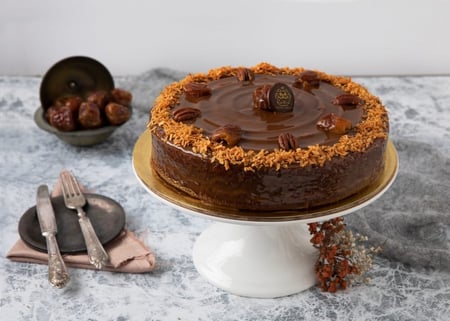 متجر ضيافات رتيل - كيكة التمر بالكراميل