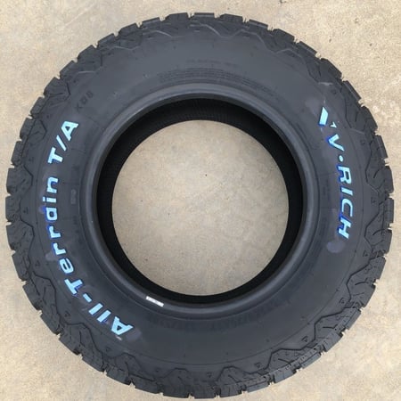 كفرات في رتش نص حجري مقاس 285/70R17
