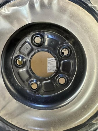 جنوط كامري سوح مقاس 16 موديل 2025