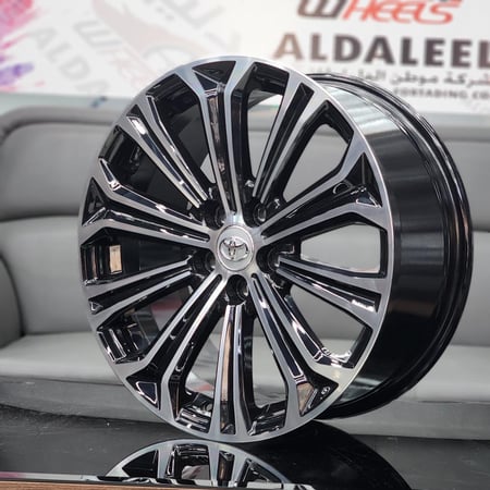 جنوط كورلا 2020 مقاس 17 مكحل اسود