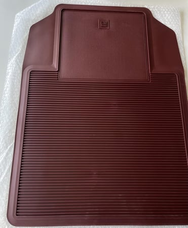 وطايات ارضية ربل ختم GM تصنيع حديث مطابق للاصلي جمس وشفر ونيت سوبربان بليزر اللون عنابي