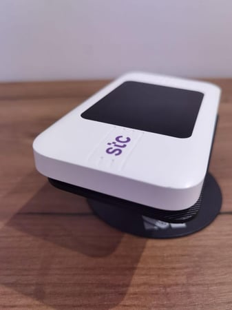 راوتر 5G متنقل SRT875 فايف جي مستخدم نظيف يدعم STC