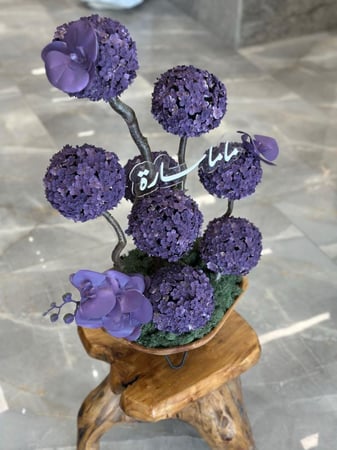 خشب مع ورد صناعي