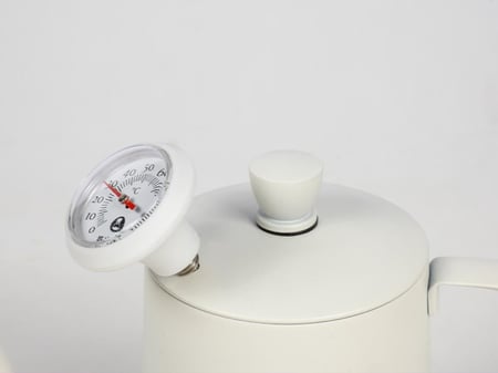 تايمور مقياس حرارة باللون الابيض