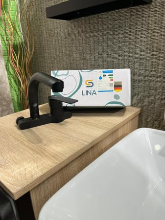 خلاط مجلى جداري الماني