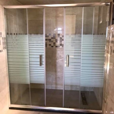 باب زجاج سحاب للشاور