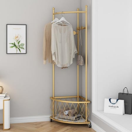 علاقة ومنظم ملابس بعجلات