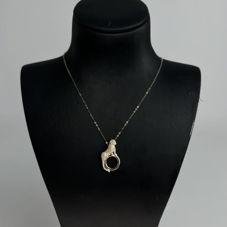 عقد ذهب التايقر تصميم الماس عيار 18 وزن 2.4 جرام