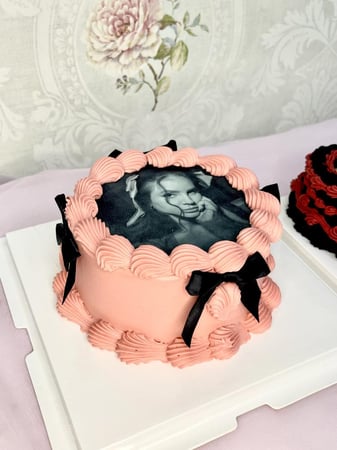 كيكه ٦ انش بطباعه و فيونكات