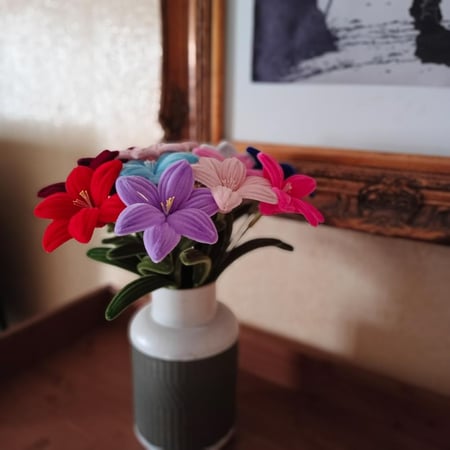 وردة الزنبق السّداسيّة