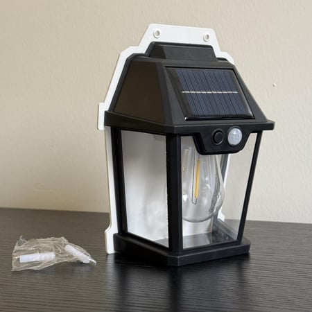 إنارة جدارية بالطاقة الشمسية بمصباح اصفر