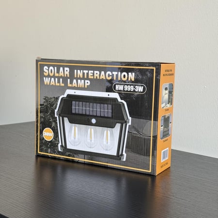 إنارة جدارية بالطاقة الشمسية بثلاثة مصابيح صفراء