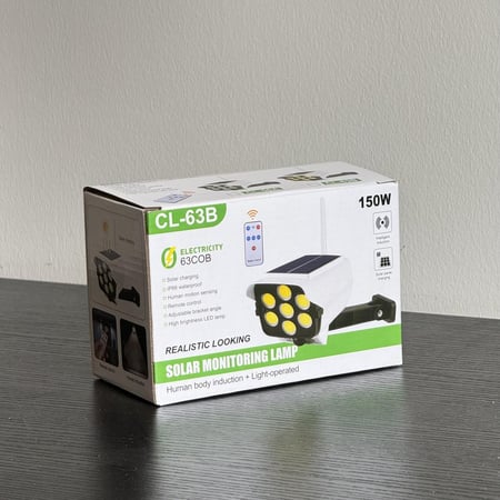 إنارة الكاميرا الوهمية بالطاقة الشمسية