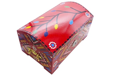 صندوق خشب تراثي احمر مقوس