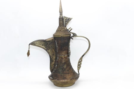 دلة نحاس قديمة