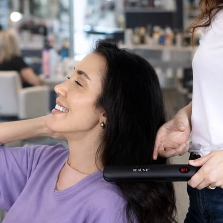 مملس شعر صغير بحجم مناسب للشنطة وسريع التسخين