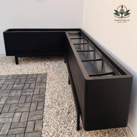 حوض زرع زاوية كبير جاهز